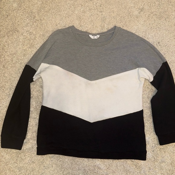 Bundle - Breastfeeding Friendly Tops - Medium - Picture 2 of 8